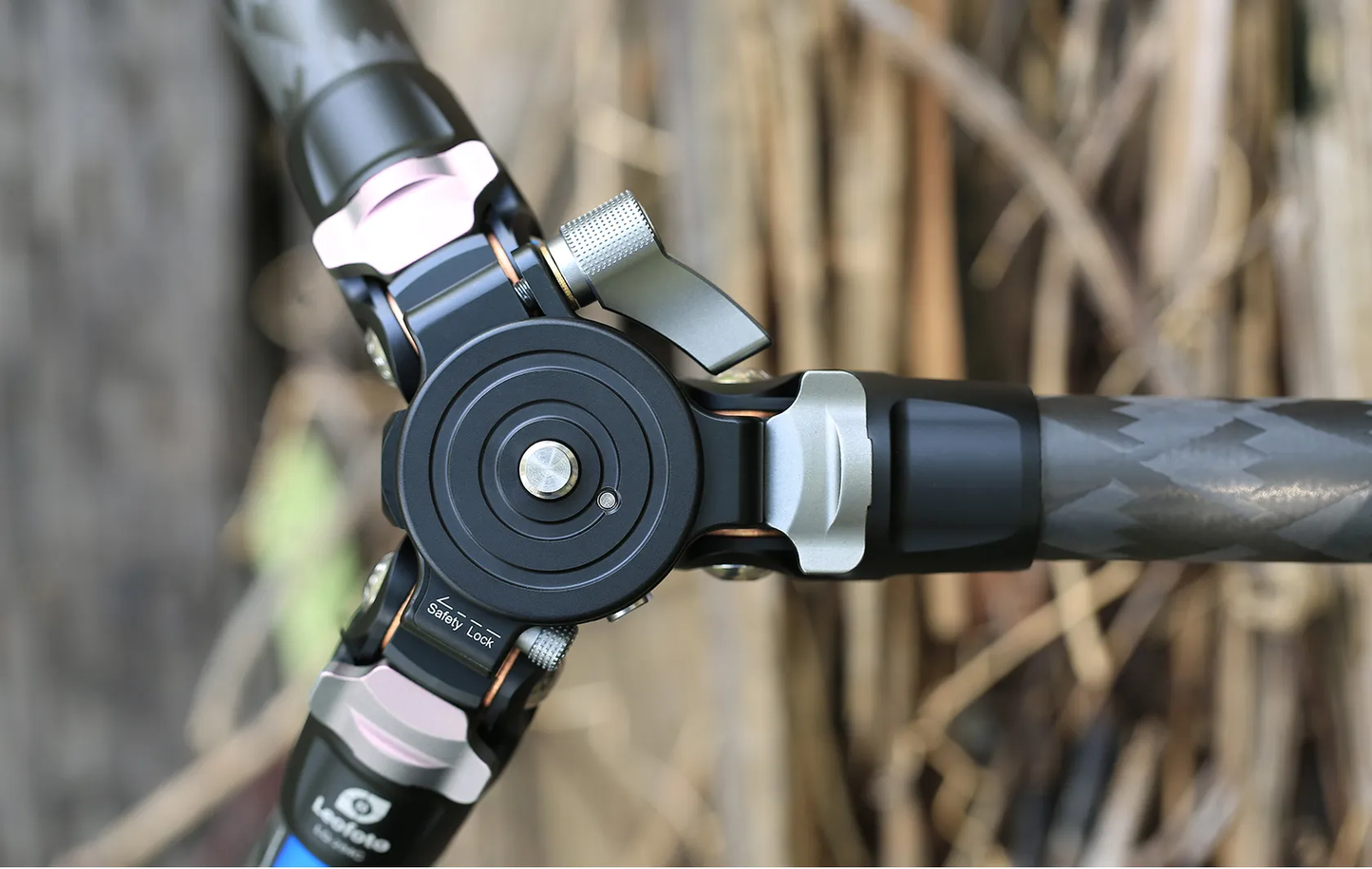 Leofoto LQ-324C Mr.Q Series 4 Section Carbon Fibre Tripod with LH-40LR (Lever Release) Ball Head
